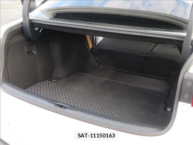 Lexus IS 2015-07 8036418-18