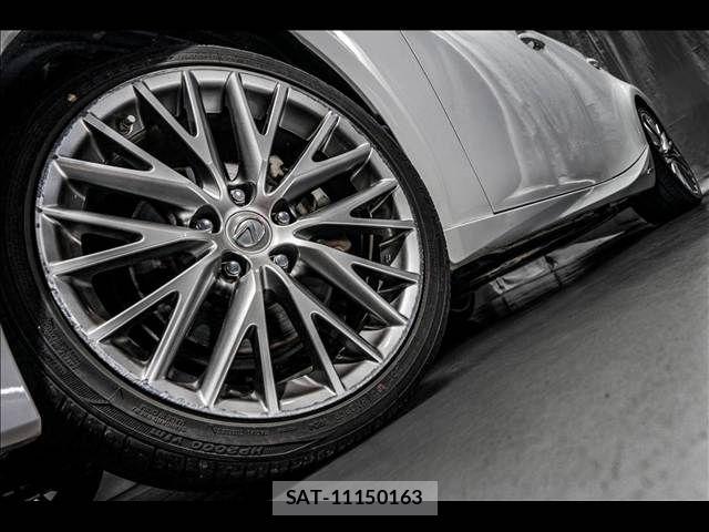 Lexus IS 2015-07 8036418-3