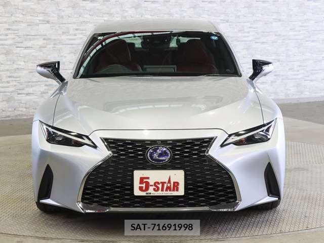 Lexus IS 2021-02 8036413-10