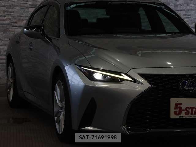 Lexus IS 2021-02 8036413-14