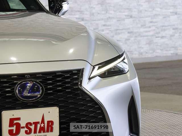 Lexus IS 2021-02 8036413-15