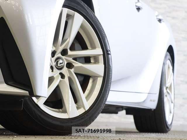 Lexus IS 2021-02 8036413-18
