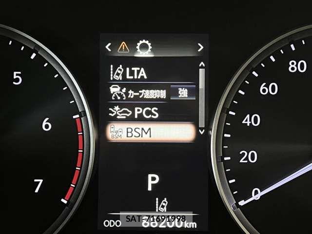 Lexus IS 2021-02 8036413-6