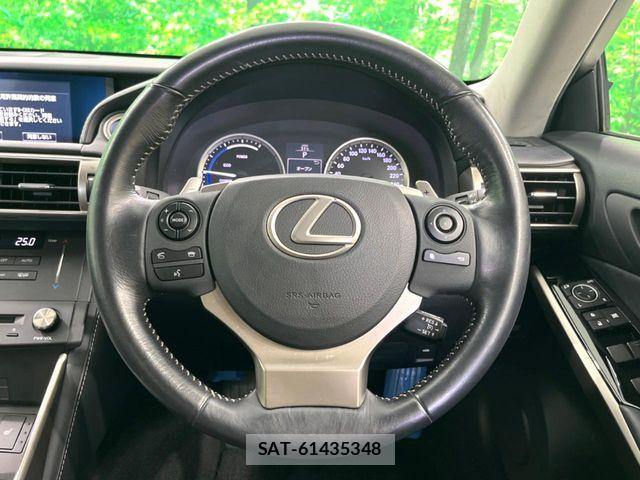 Lexus IS 2015-02 8036417-12