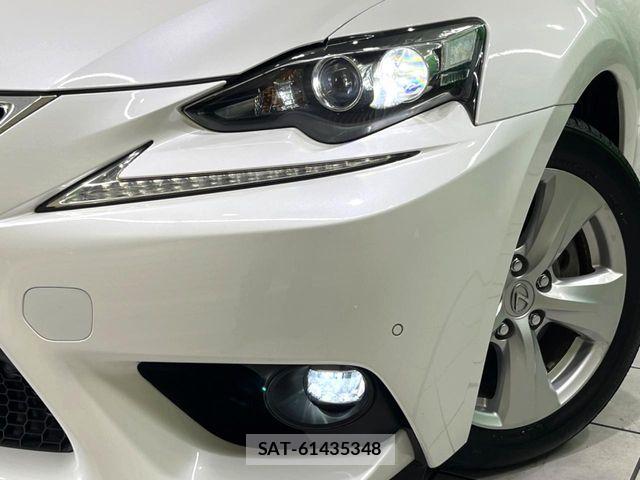 Lexus IS 2015-02 8036417-13