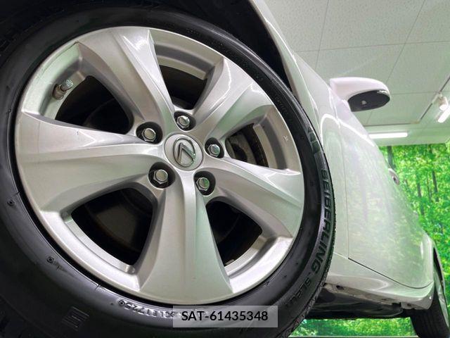 Lexus IS 2015-02 8036417-14