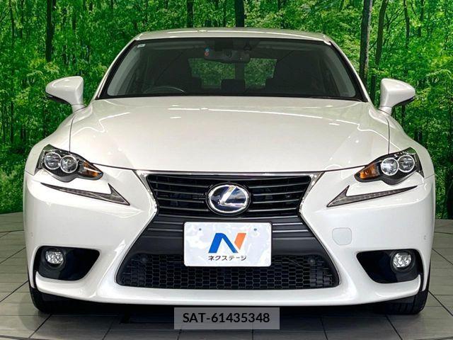 Lexus IS 2015-02 8036417-15