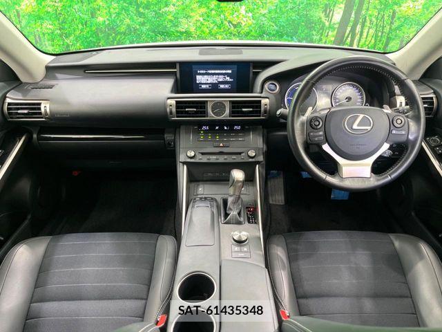 Lexus IS 2015-02 8036417-1