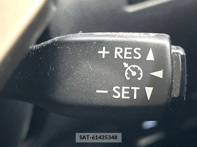 Lexus IS 2015-02 8036417-8