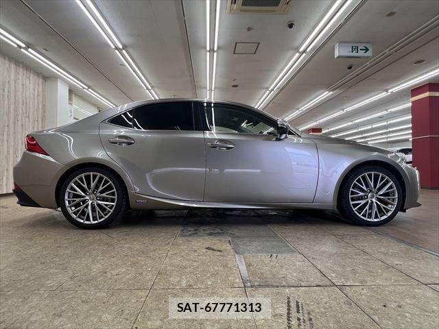 Lexus IS 2013-06 8036420-16