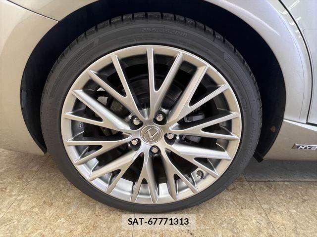 Lexus IS 2013-06 8036420-27