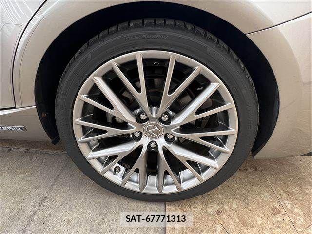 Lexus IS 2013-06 8036420-28