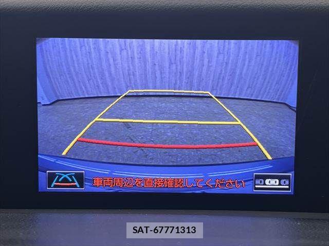 Lexus IS 2013-06 8036420-6