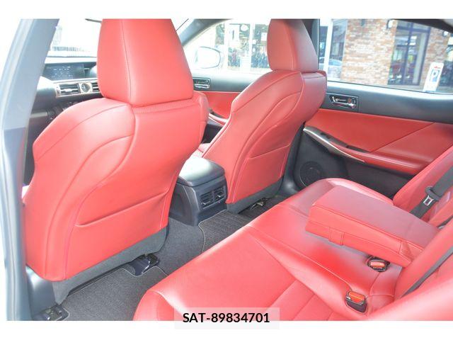 Lexus IS 2014-07 8036416-17