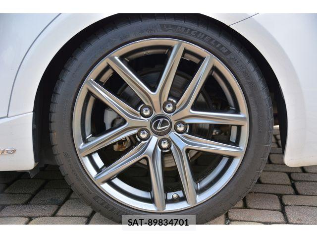Lexus IS 2014-07 8036416-23