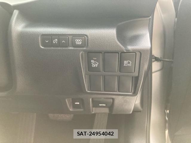 Lexus IS 2019-09 8036415-17