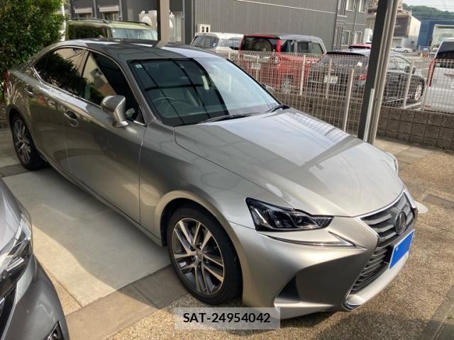 Lexus IS 2019-09 8036415-1