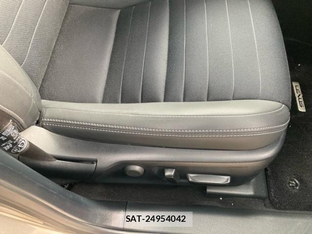 Lexus IS 2019-09 8036415-19