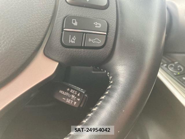 Lexus IS 2019-09 8036415-21