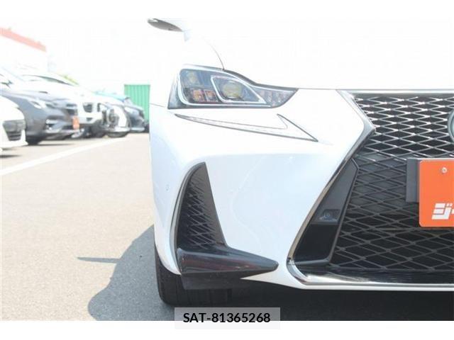 Lexus IS 2017-08 8074335-9