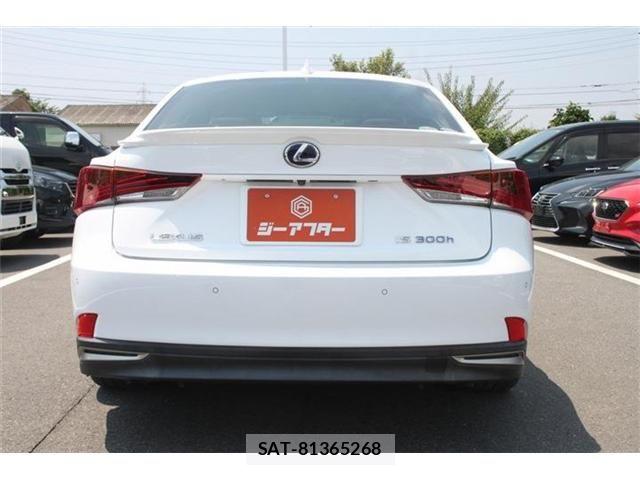 Lexus IS 2017-08 8074335-16