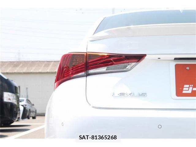 Lexus IS 2017-08 8074335-17