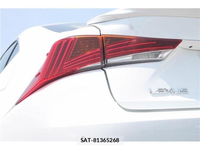 Lexus IS 2017-08 8074335-18