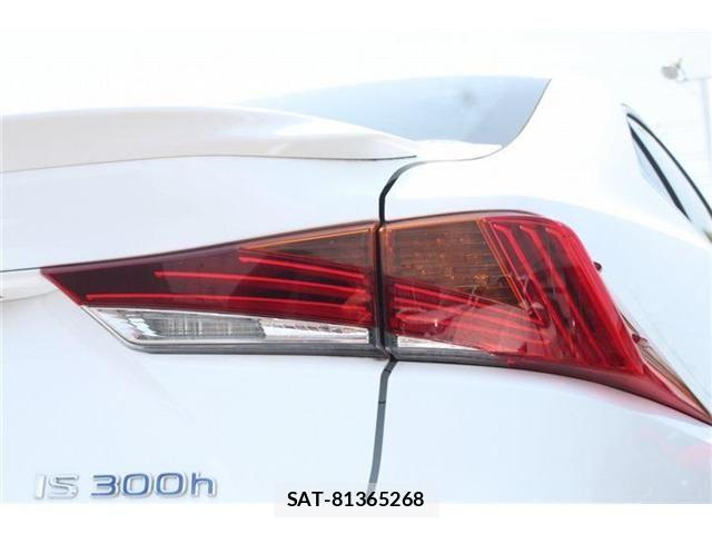 Lexus IS 2017-08 8074335-20