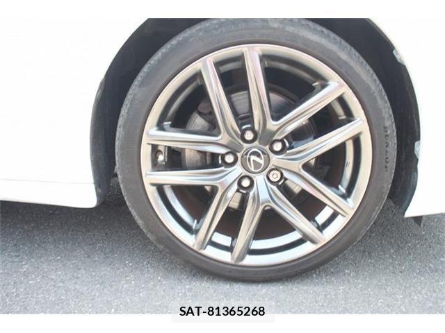 Lexus IS 2017-08 8074335-25