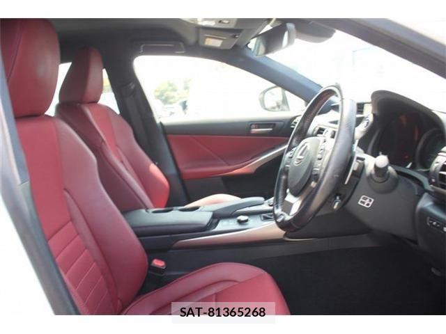 Lexus IS 2017-08 8074335-6