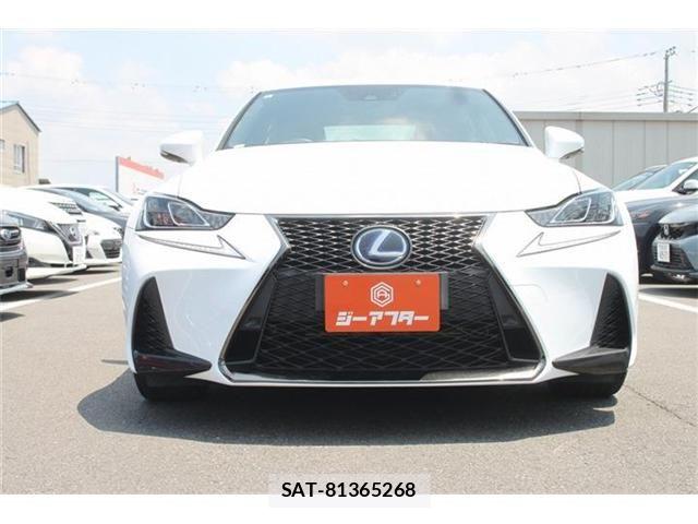 Lexus IS 2017-08 8074335-8