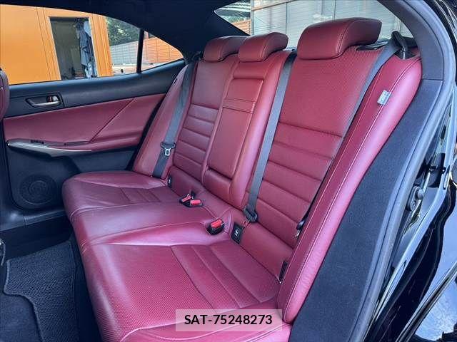 Lexus IS 2017-10 8074337-18