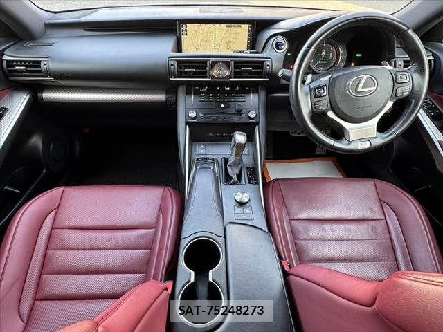 Lexus IS 2017-10 8074337-1