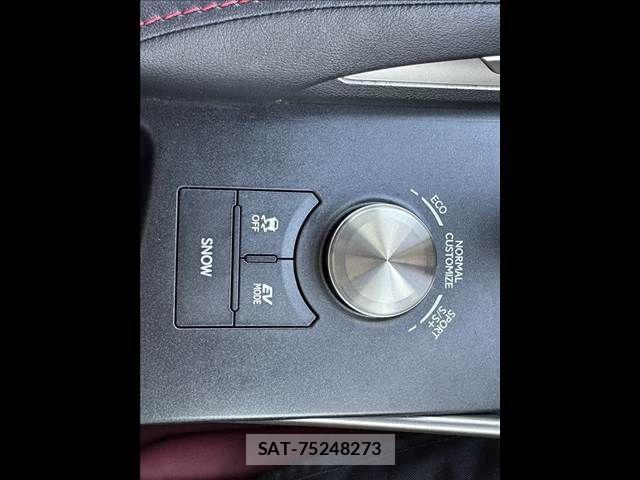 Lexus IS 2017-10 8074337-23