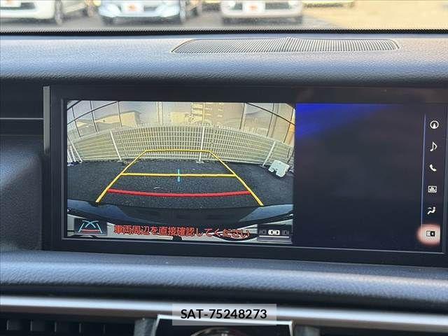 Lexus IS 2017-10 8074337-5