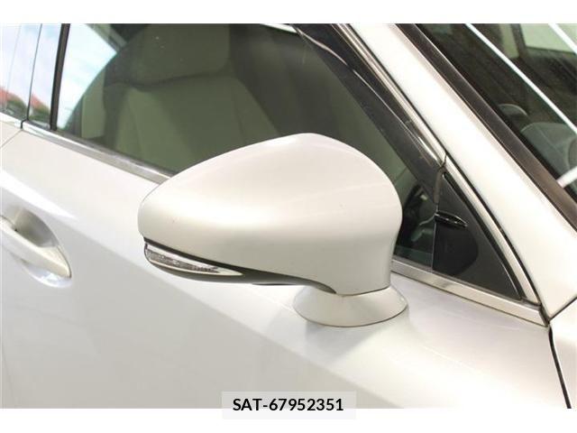 Lexus IS 2013-06 8074340-21