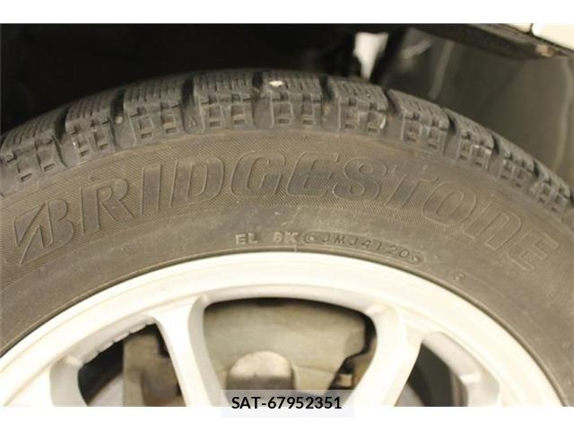 Lexus IS 2013-06 8074340-26