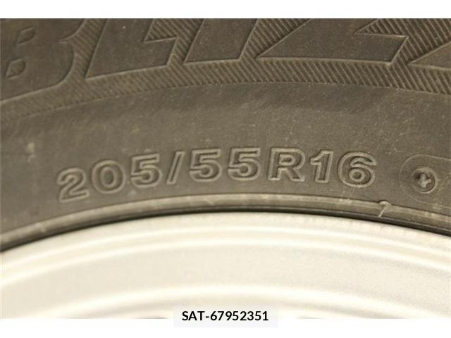 Lexus IS 2013-06 8074340-27