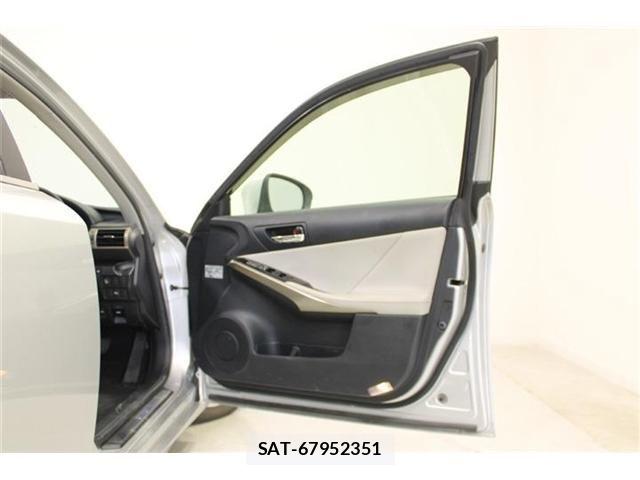 Lexus IS 2013-06 8074340-29