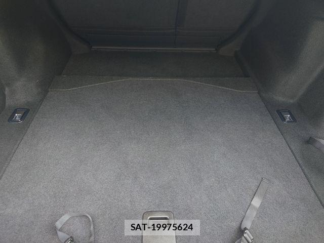 Lexus IS 2015-06 8074336-21