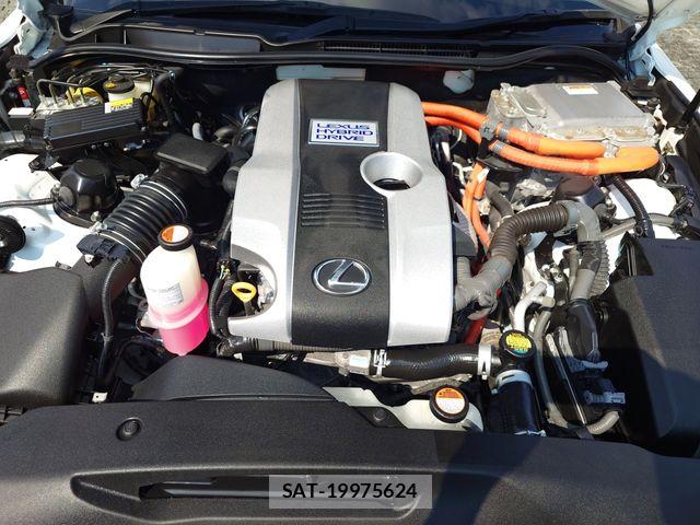 Lexus IS 2015-06 8074336-22