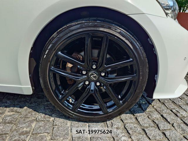 Lexus IS 2015-06 8074336-7
