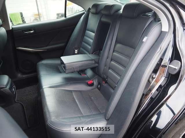 Lexus IS 2014-09 8100128-9