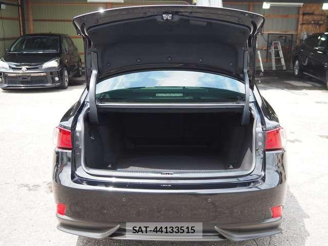 Lexus IS 2014-09 8100128-10