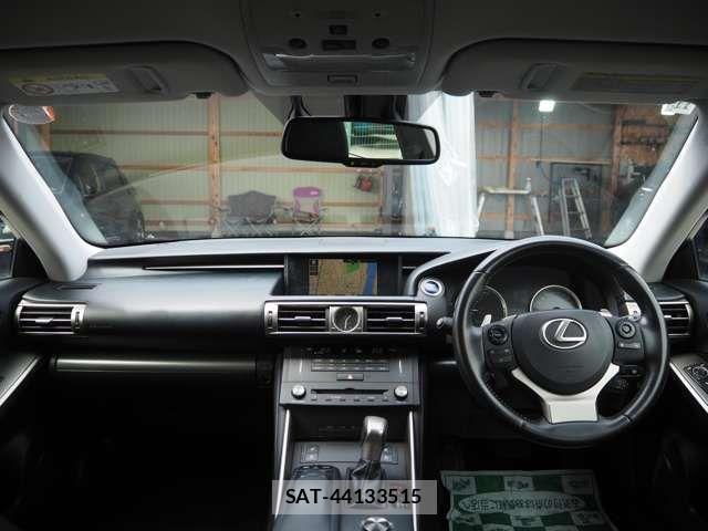 Lexus IS 2014-09 8100128-1