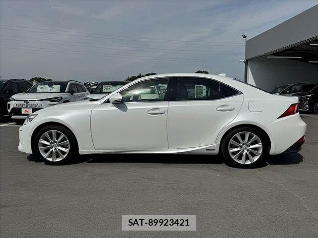 Lexus IS 2014-06 8100129-10