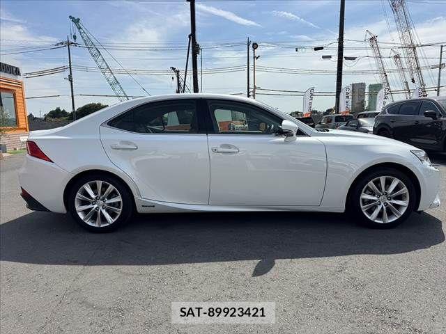 Lexus IS 2014-06 8100129-11