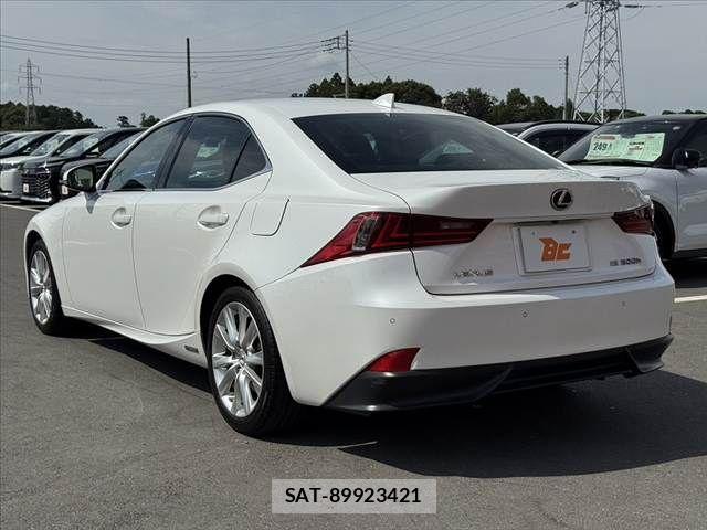 Lexus IS 2014-06 8100129-12