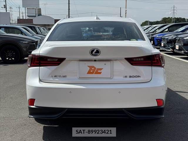 Lexus IS 2014-06 8100129-13