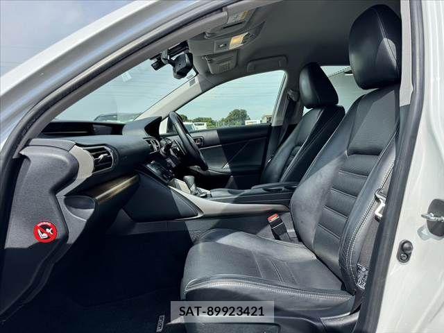 Lexus IS 2014-06 8100129-16
